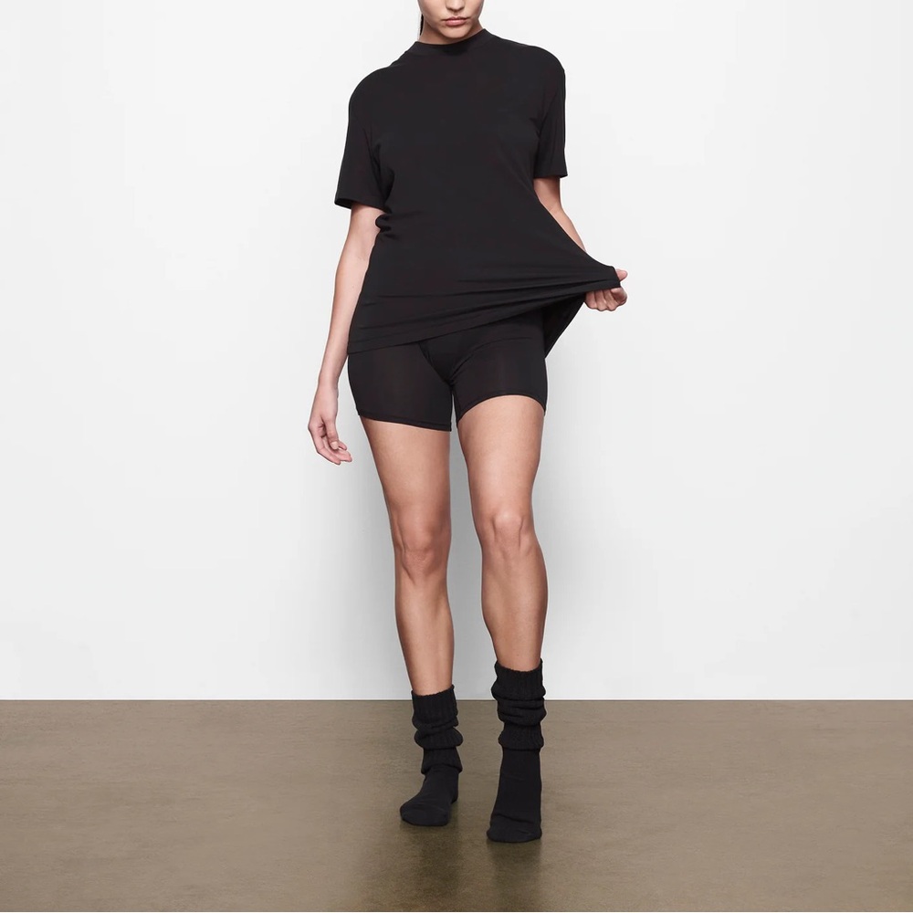 SKIMS Black Boyfriend Tee